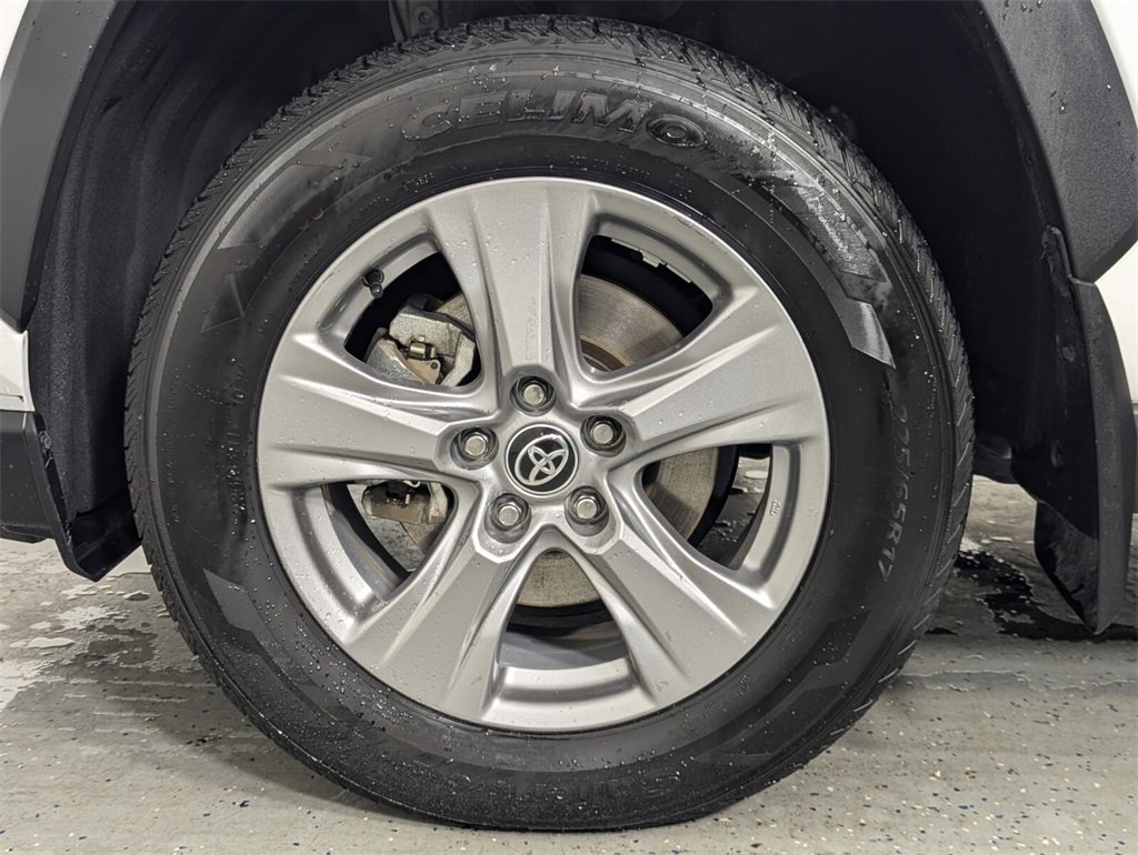 Used 2024 Toyota RAV4 XLE image 9