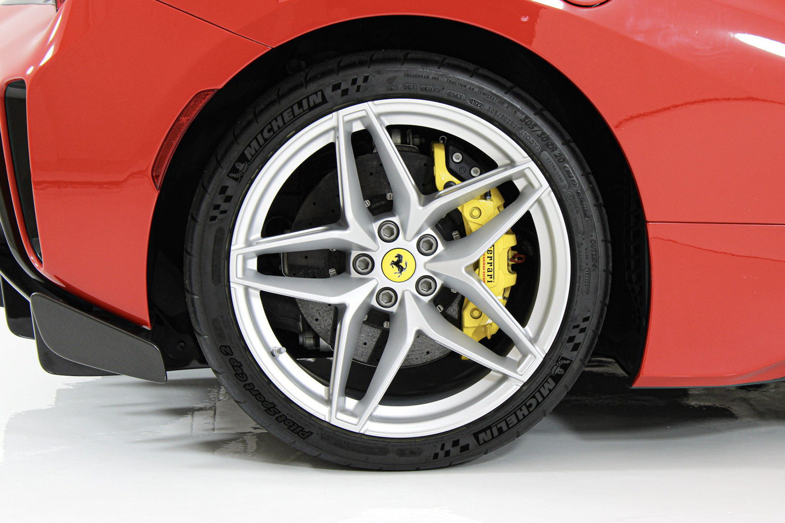 Certified 2019 Ferrari 488 Pista Spider RWD image 24