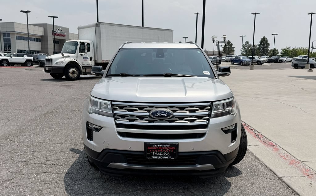 Used 2018 Ford Explorer XLT w/ Equipment Group 202A AWD/4WD image 3