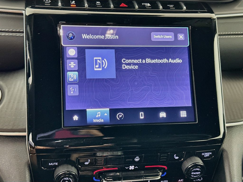 Certified 2024 Jeep Grand Cherokee Laredo X w/ Luxury Tech Group I AWD/4WD image 24