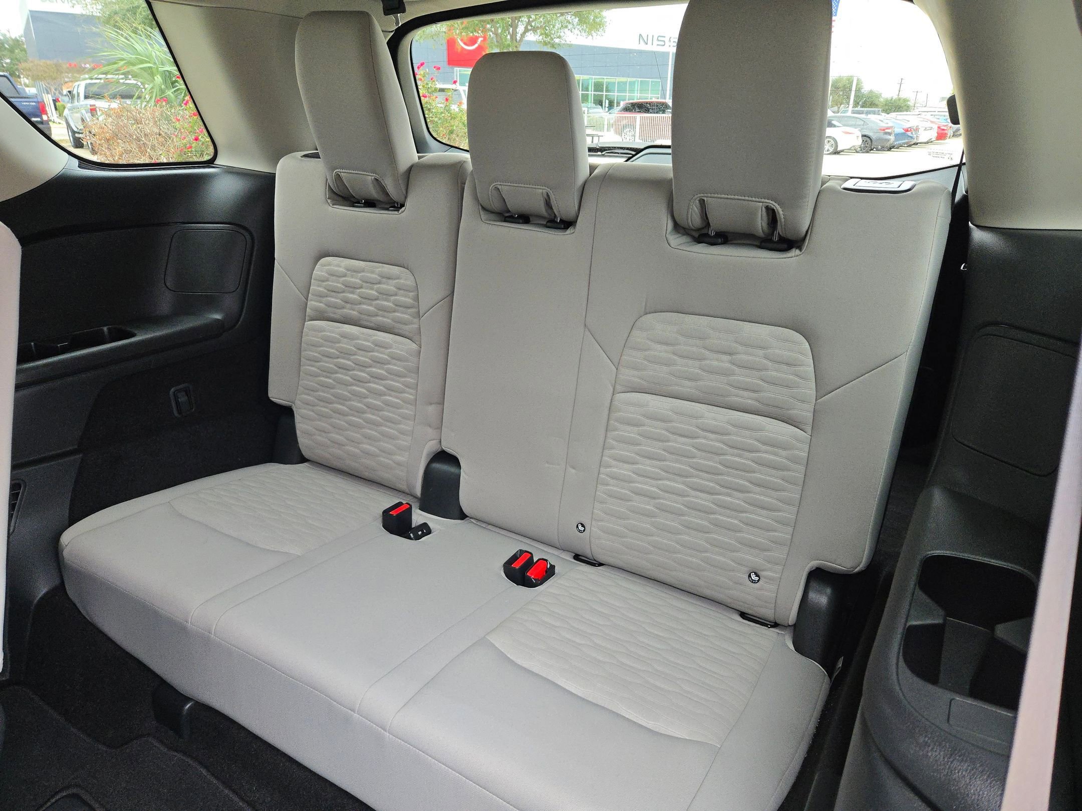 Used 2023 Nissan Pathfinder SV image 25