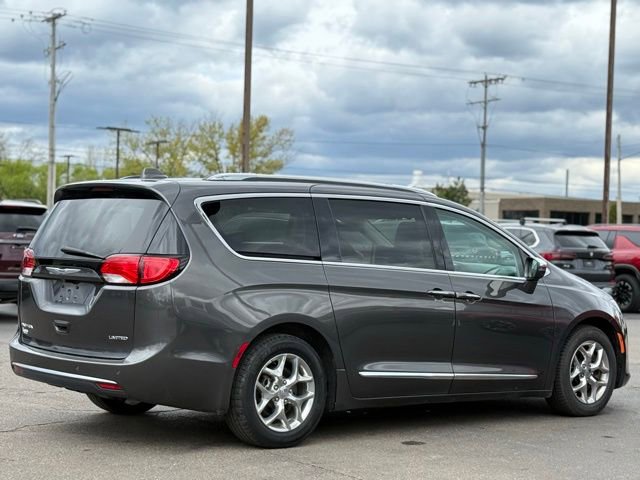 Used 2019 Chrysler Pacifica Limited FWD image 45