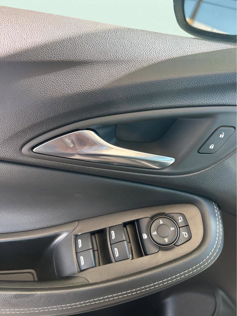 Used 2023 Buick Encore GX Preferred image 9