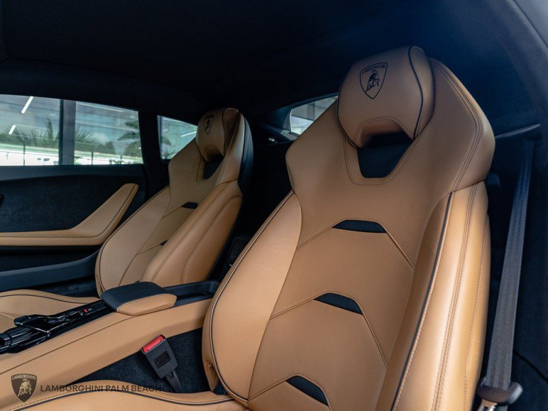 Used 2024 Lamborghini Huracan Tecnica image 24
