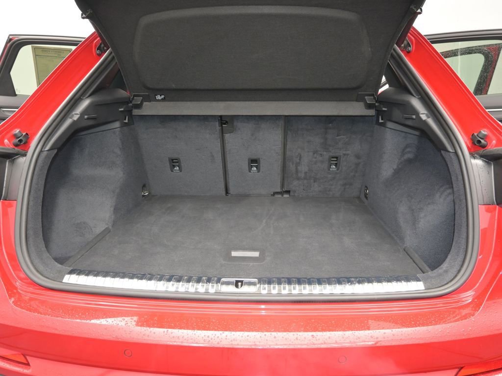 Used 2024 Audi Q3 2.0T Premium image 11