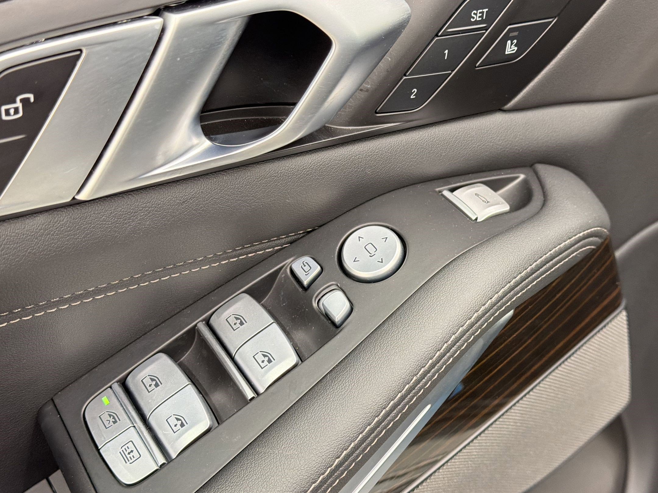 Certified 2025 BMW X7 xDrive40i w/ M Sport Package image 20