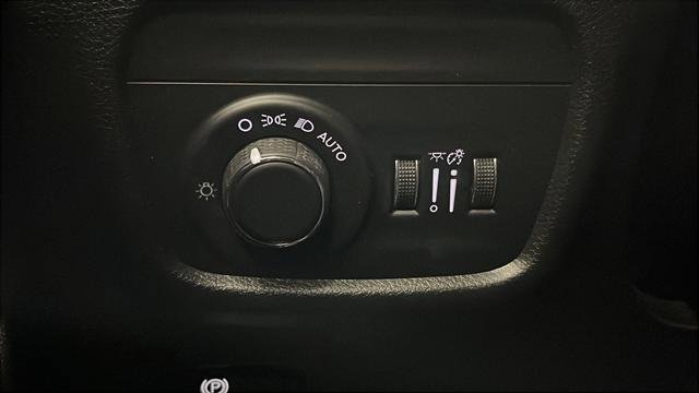 Used 2023 Jeep Grand Cherokee L Laredo AWD/4WD image 28