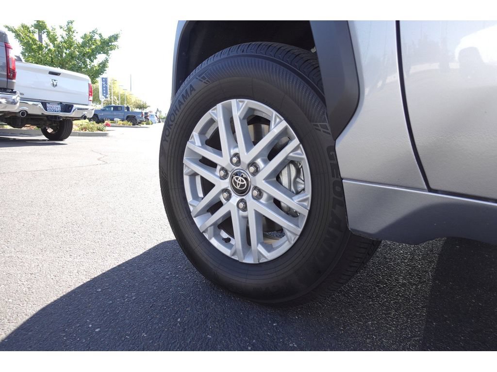 Certified 2025 Toyota Tundra SR5 AWD/4WD image 11