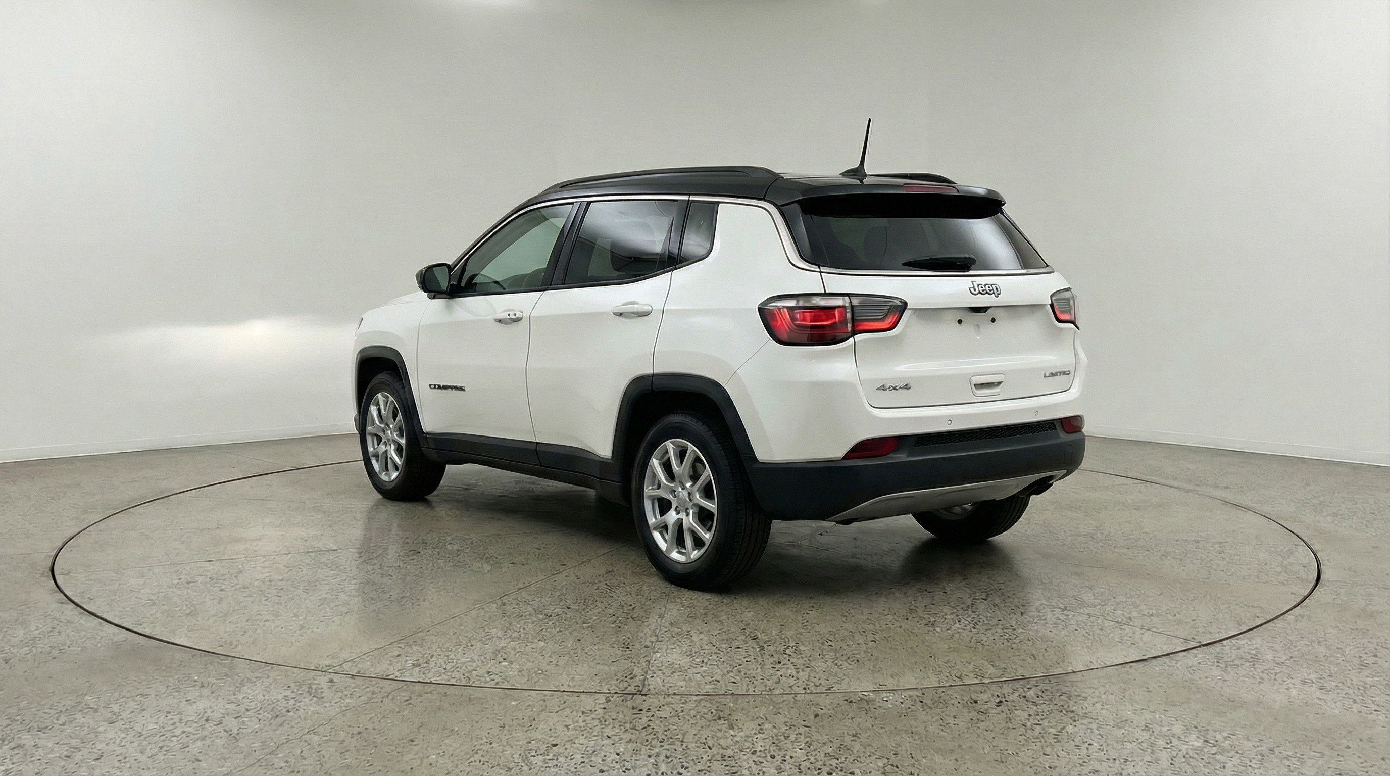 Used 2025 Jeep Compass Limited AWD/4WD image 6