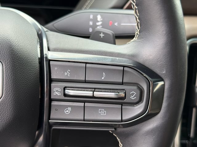 Used 2025 GMC Yukon Denali Ultimate AWD/4WD image 27