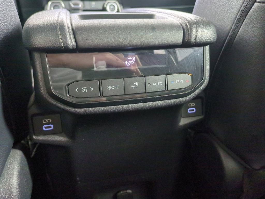 Used 2024 Toyota Grand Highlander Limited image 18