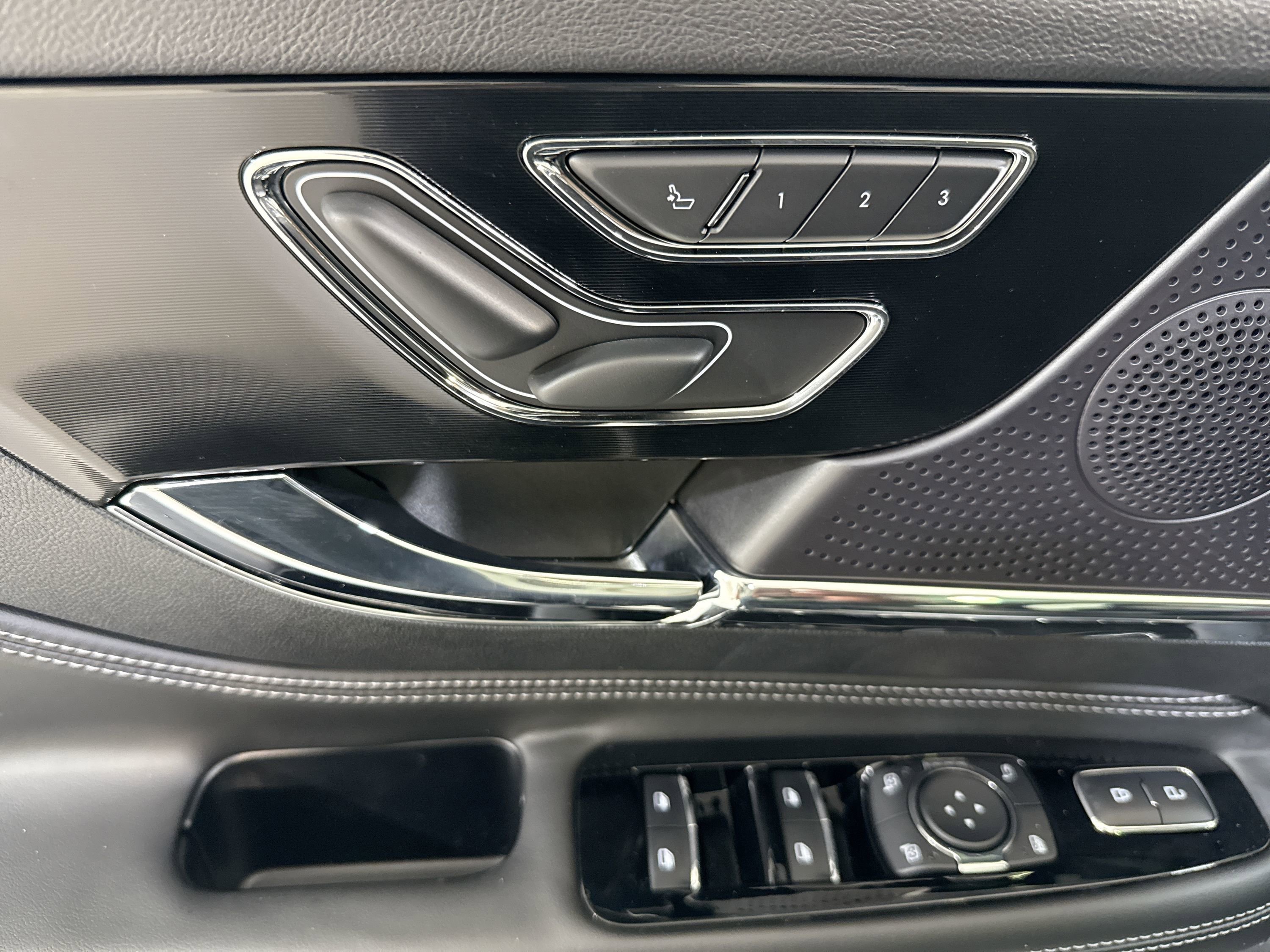 New 2026 Lincoln Corsair Reserve FWD image 11