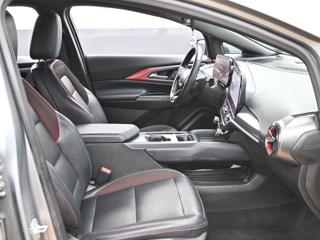 Used 2024 Chevrolet Equinox EV RS FWD image 36