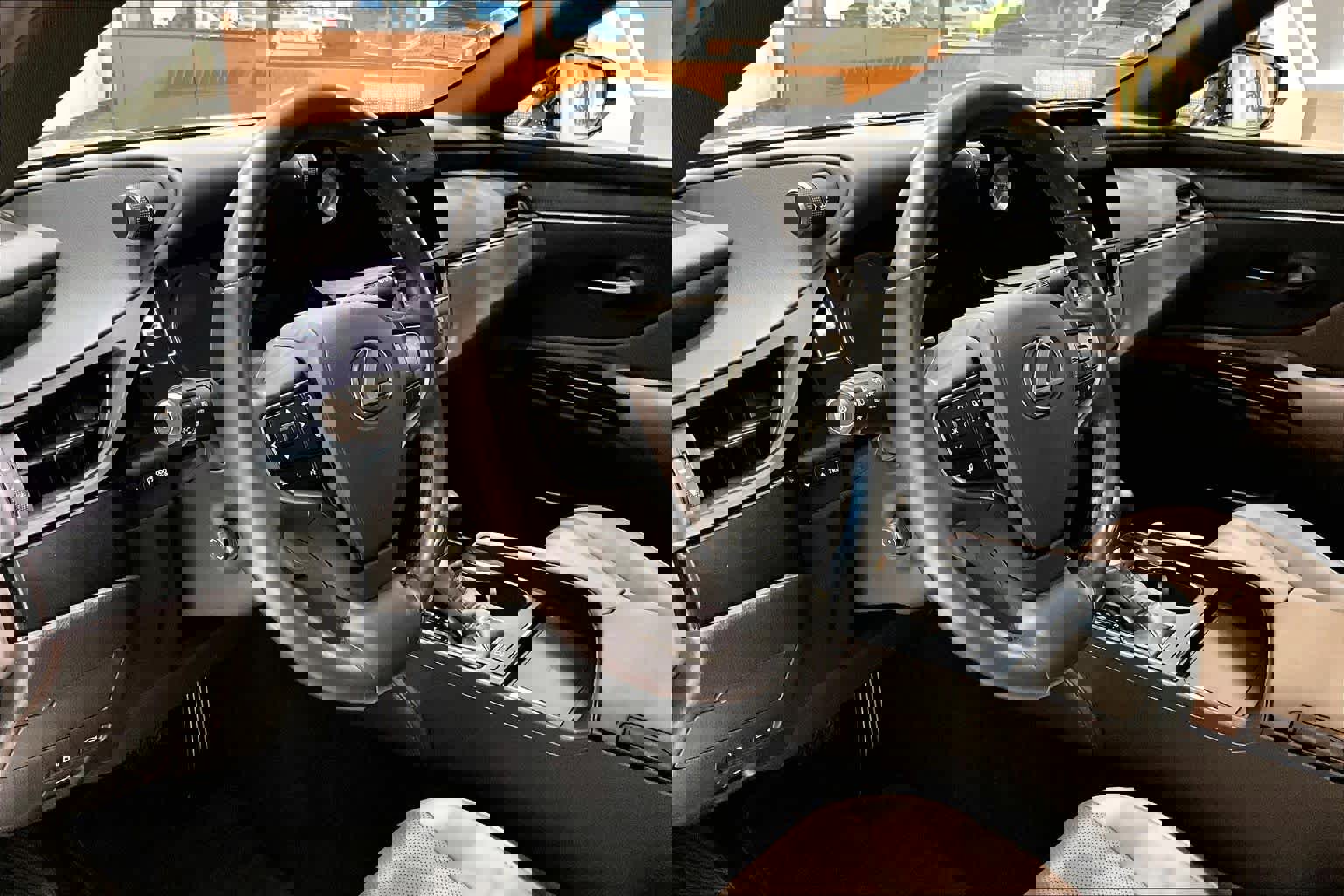 Used 2024 Lexus ES 350 w/ Premium Package image 16