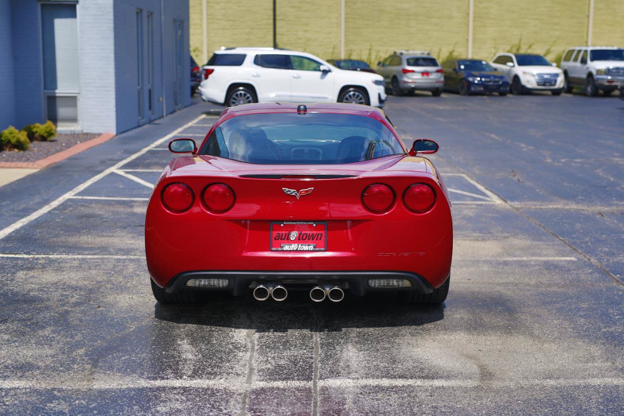 Used 2005 Chevrolet Corvette Coupe w/ Preferred Equipment Group RWD image 5