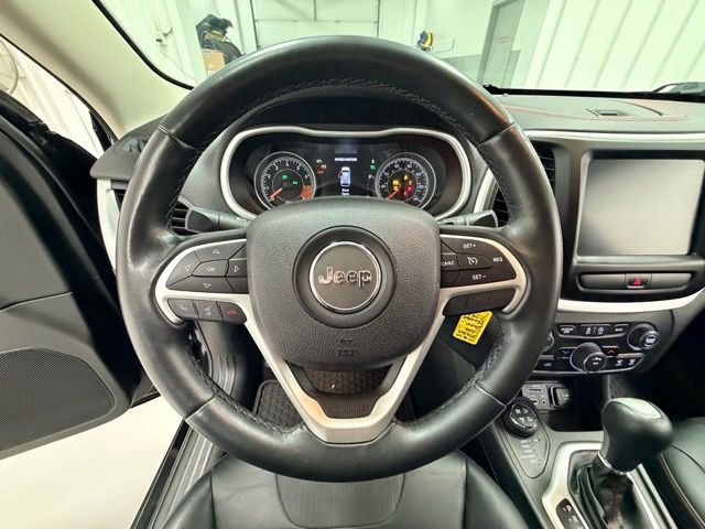 Used 2015 Jeep Cherokee Trailhawk image 11