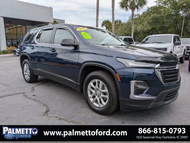 Used 2023 Chevrolet Traverse LS FWD image 2