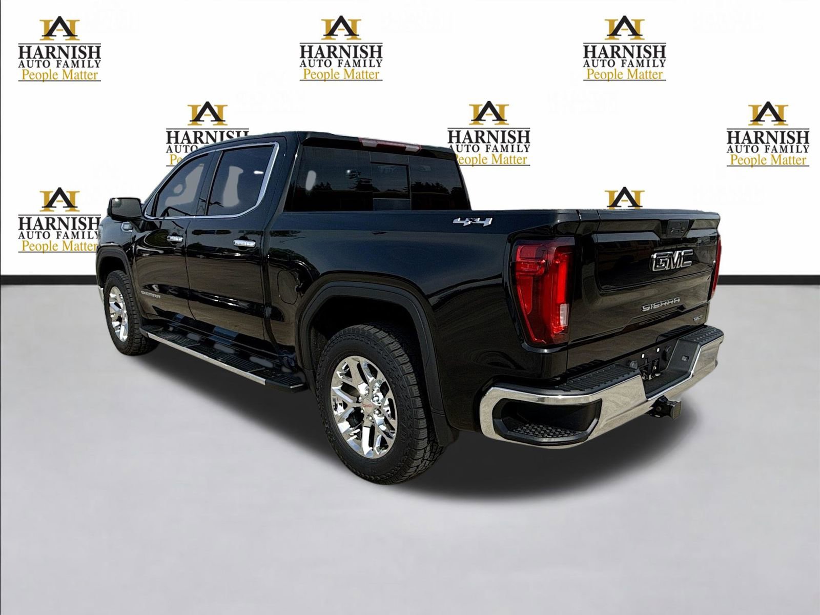 Used 2021 GMC Sierra 1500 SLT w/ SLT Premium Package AWD/4WD image 3