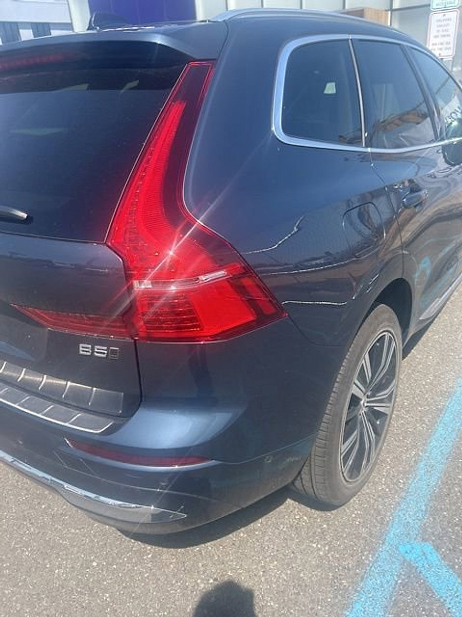 Certified 2023 Volvo XC60 B5 Plus w/ Climate Package image 8