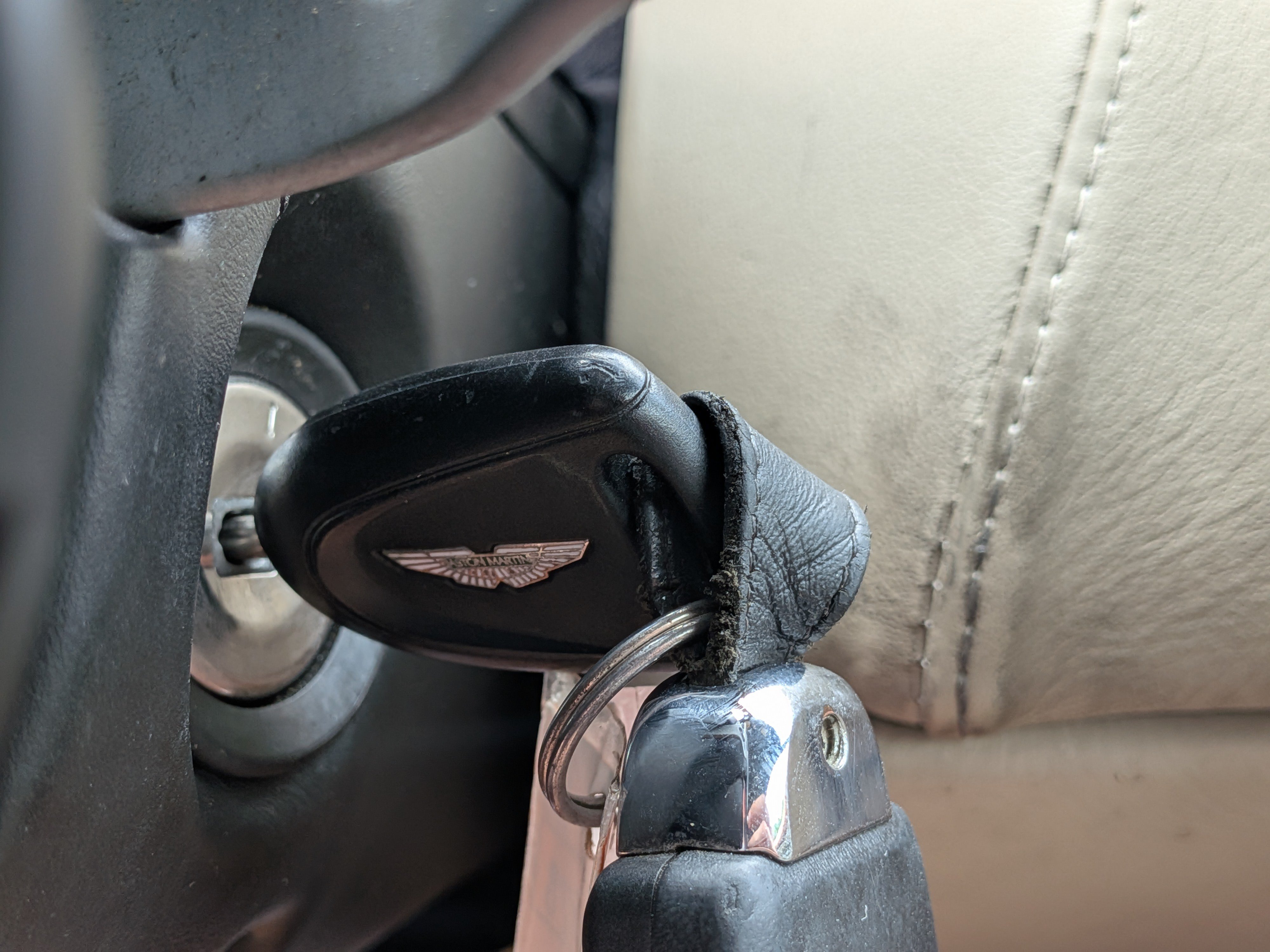 Used 2005 Aston Martin DB9 Coupe RWD image 30