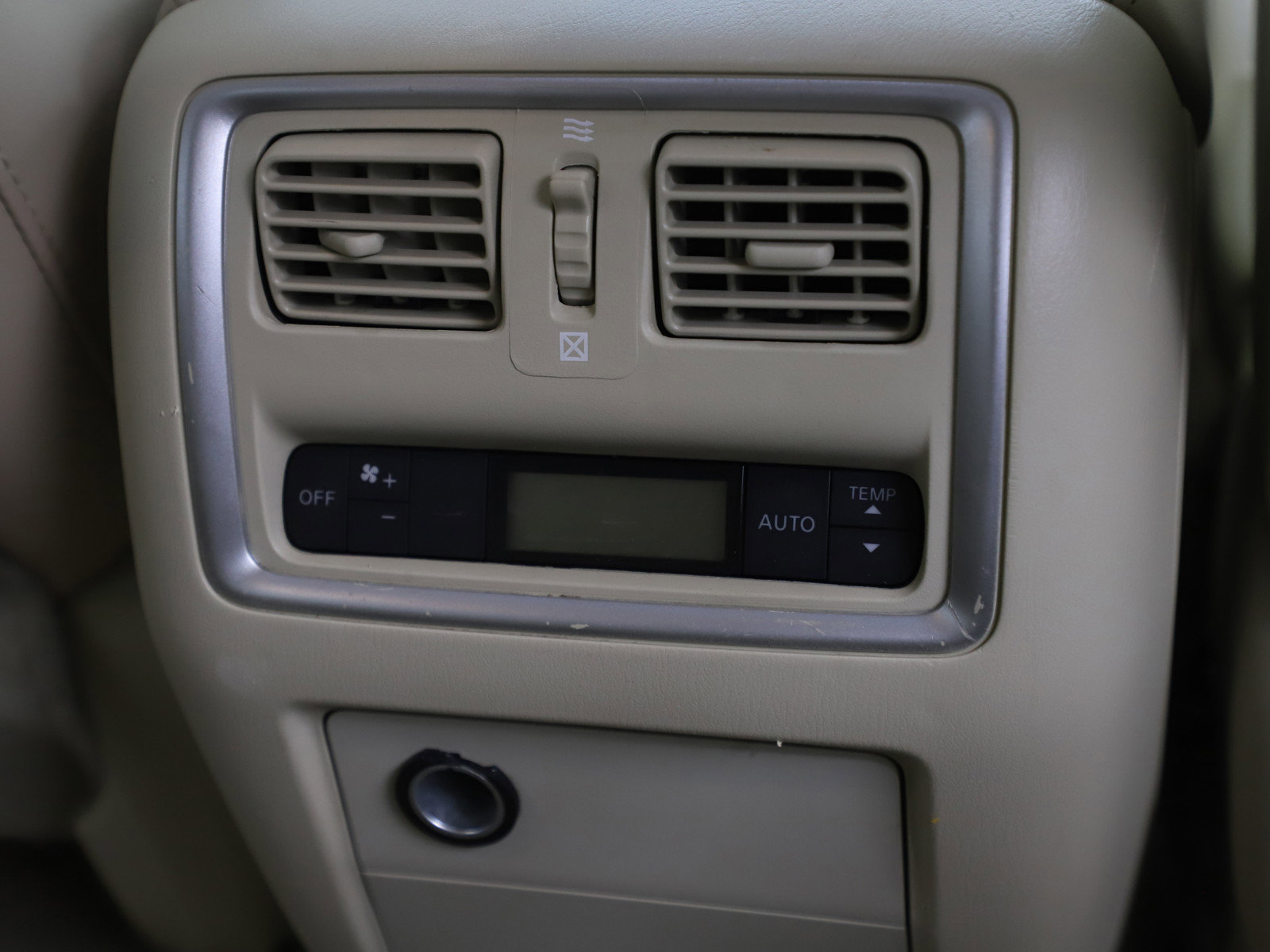 Used 2014 INFINITI QX60 AWD w/ Premium Plus Package image 17