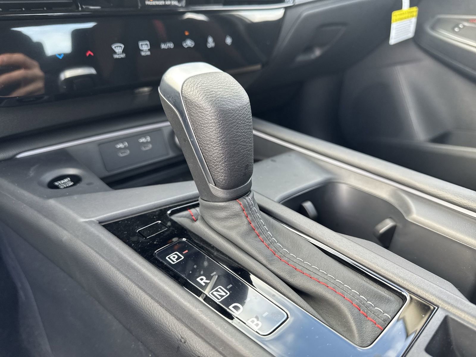 New 2026 Nissan Sentra SR w/ Floor Mat Package image 25