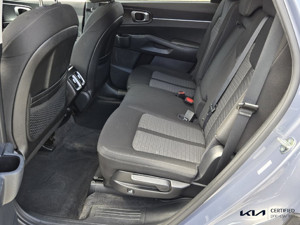 Certified 2023 Kia Sorento LX FWD image 11