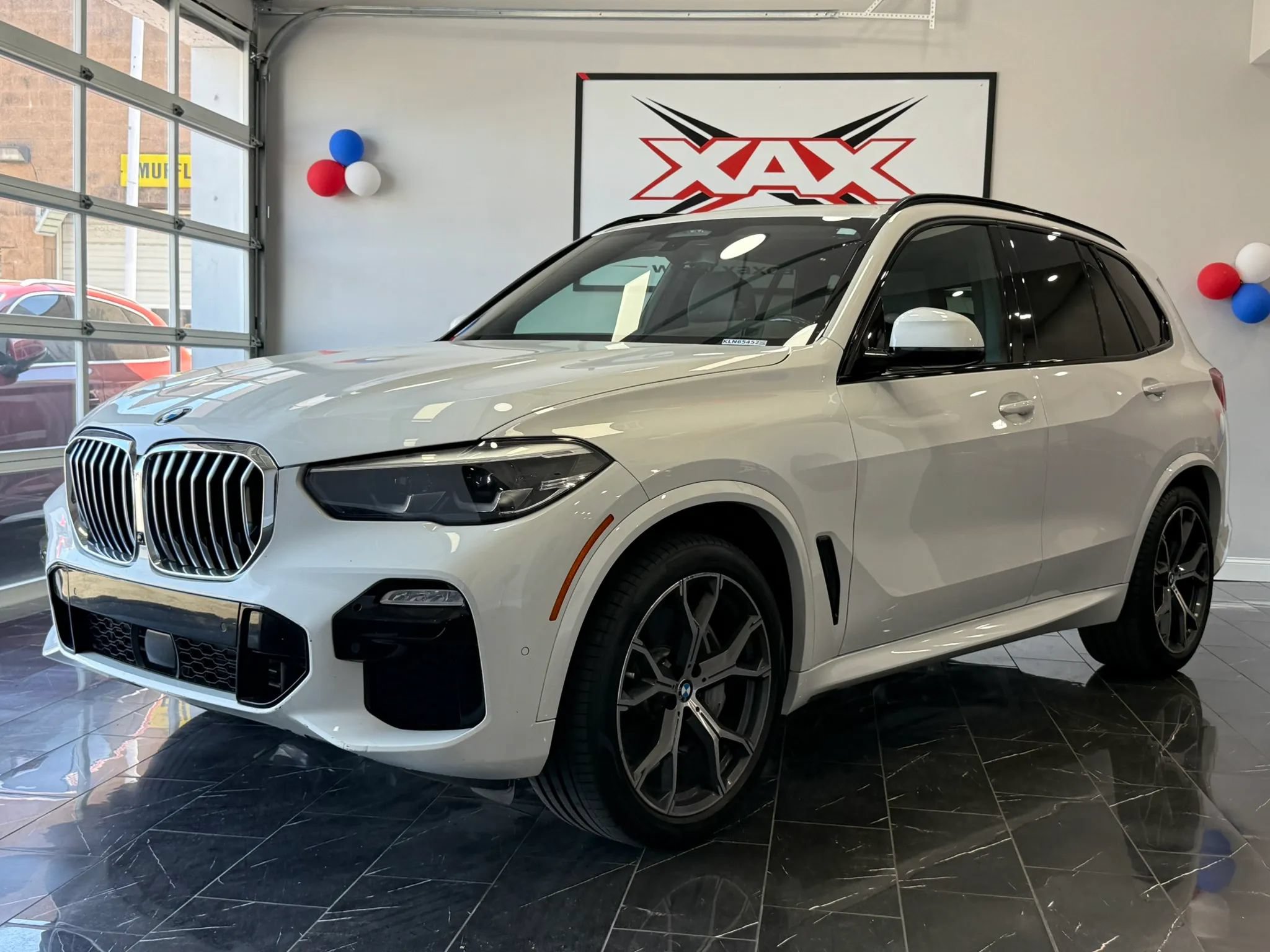 Used 2019 BMW X5 xDrive50i w/ M Sport Package AWD/4WD image 3