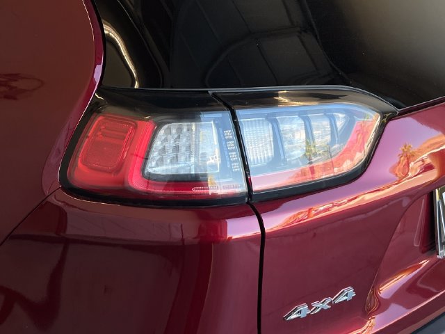 Used 2021 Jeep Cherokee Limited w/ Elite Package AWD/4WD image 16