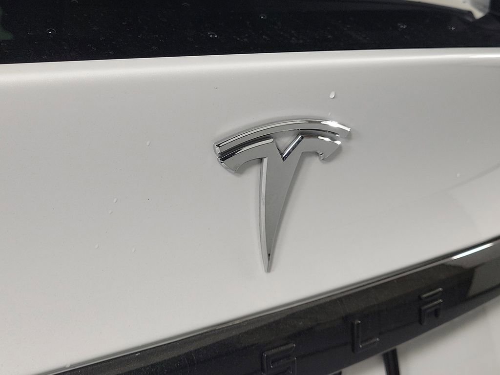 Used 2022 Tesla Model X Plaid AWD/4WD image 7