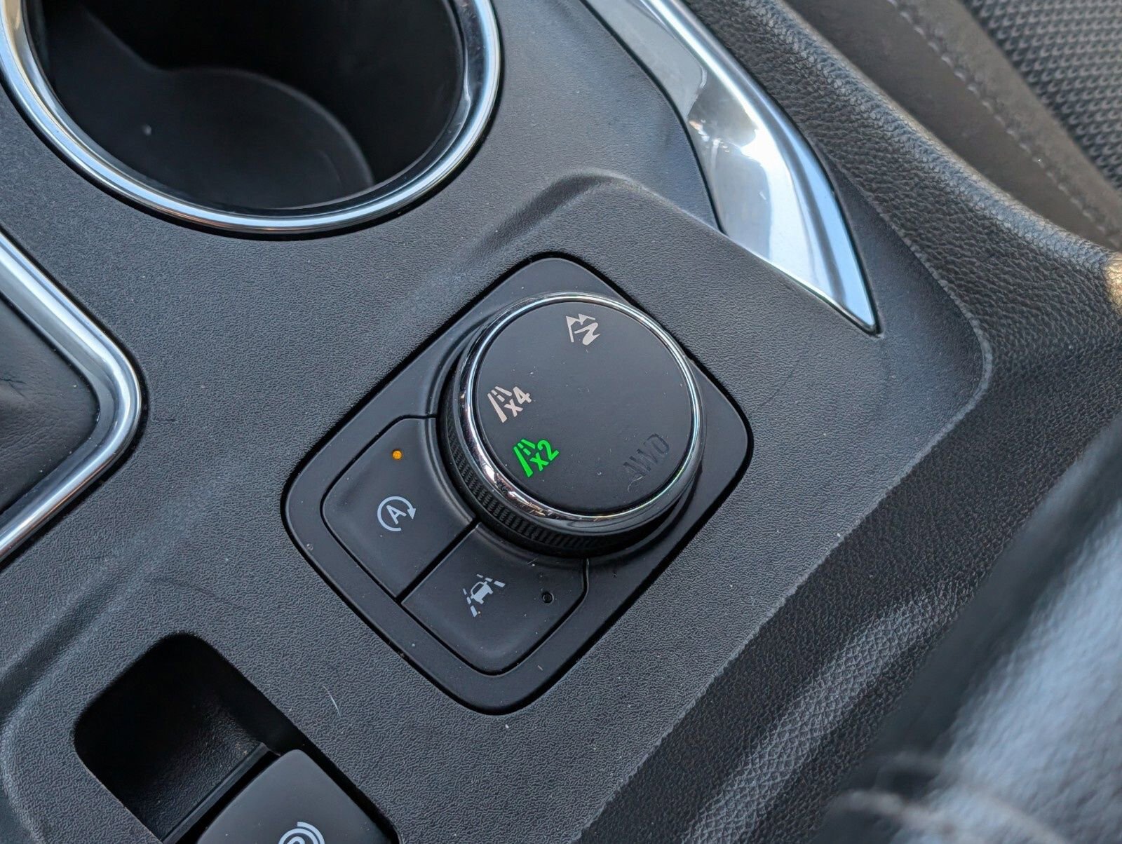 Used 2022 Chevrolet Traverse LT image 11