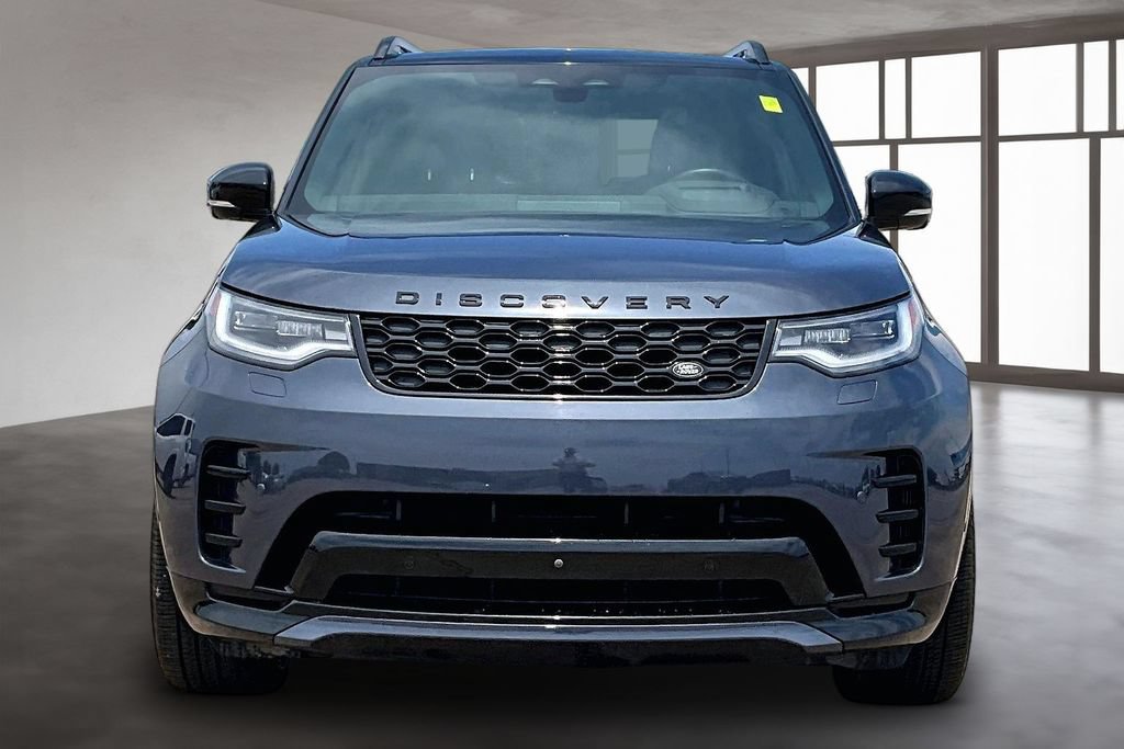 Used 2024 Land Rover Discovery Dynamic SE AWD/4WD image 3