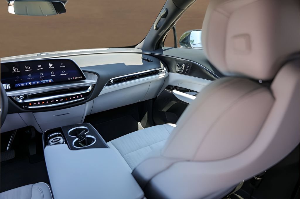 Certified 2025 Cadillac Lyriq Sport AWD/4WD image 26