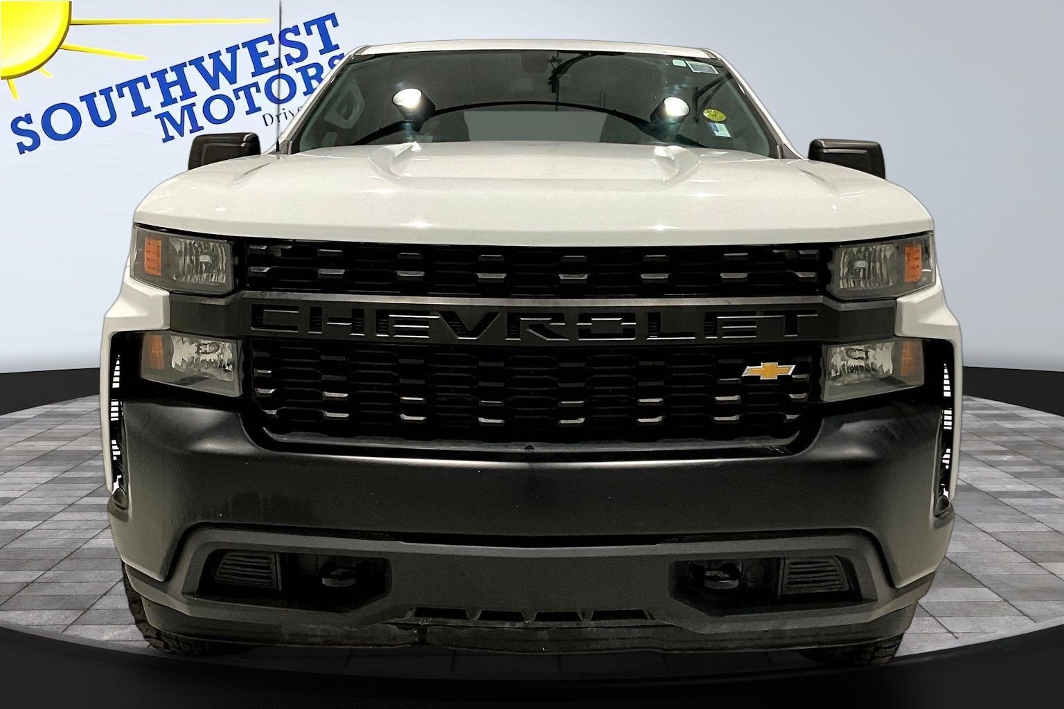 Used 2022 Chevrolet Silverado 1500 W/T w/ WT Value Package AWD/4WD image 2