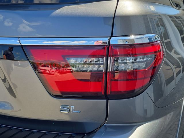 Used 2024 Nissan Armada SL w/ Captain's Chairs Package image 8