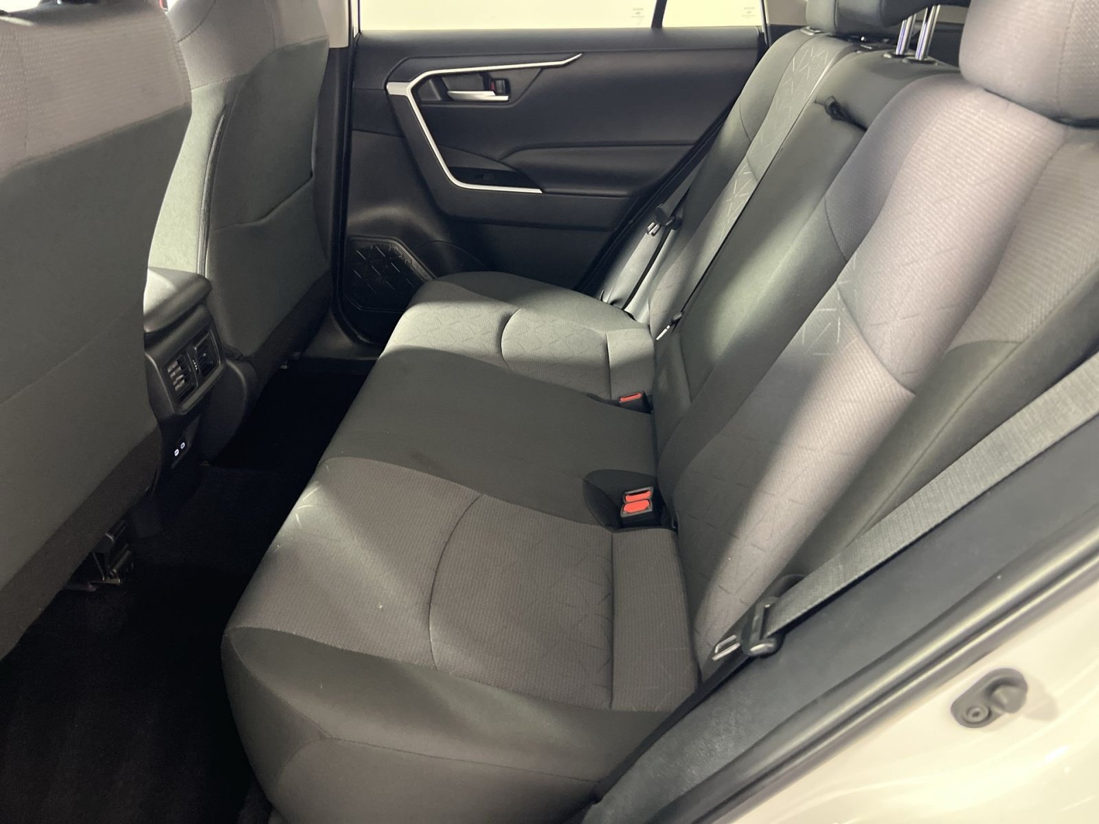 Used 2025 Toyota RAV4 XLE FWD image 26