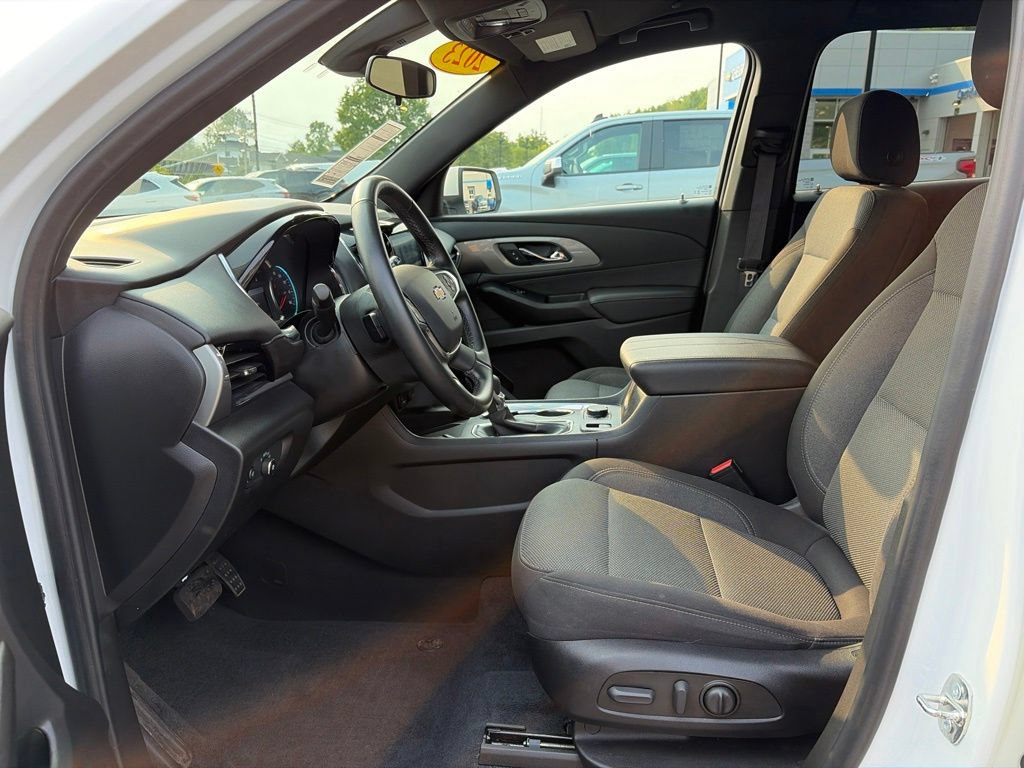 New 2023 Chevrolet Traverse LT w/ LPO, Floor Liner Package AWD/4WD image 10