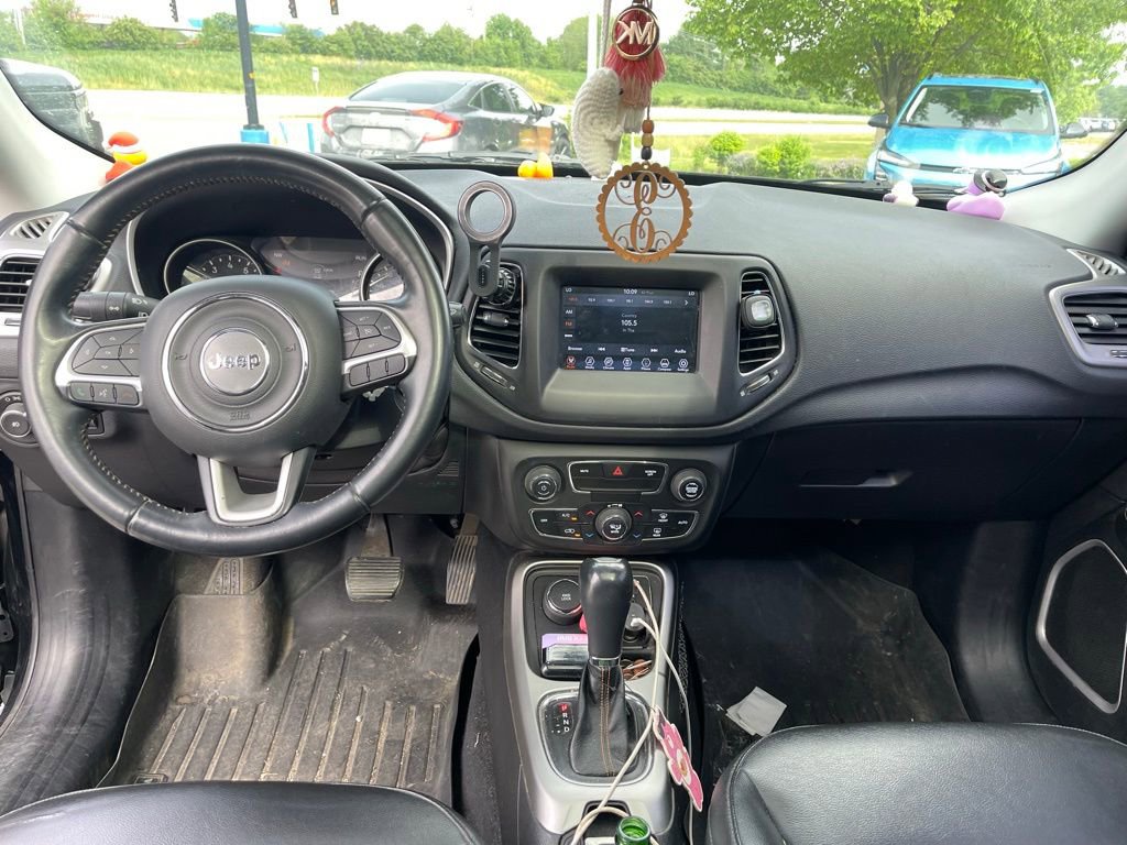 Used 2018 Jeep Compass Latitude w/ Popular Equipment Group AWD/4WD image 12