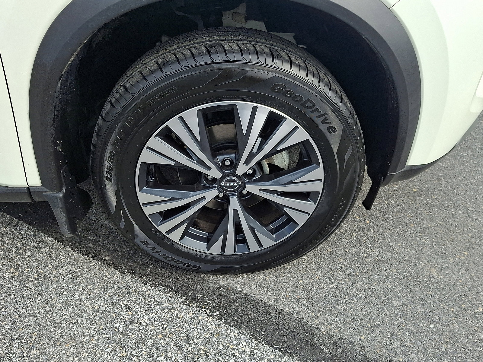 Certified 2023 Nissan Rogue SV w/ SV Premium B Package AWD/4WD image 9