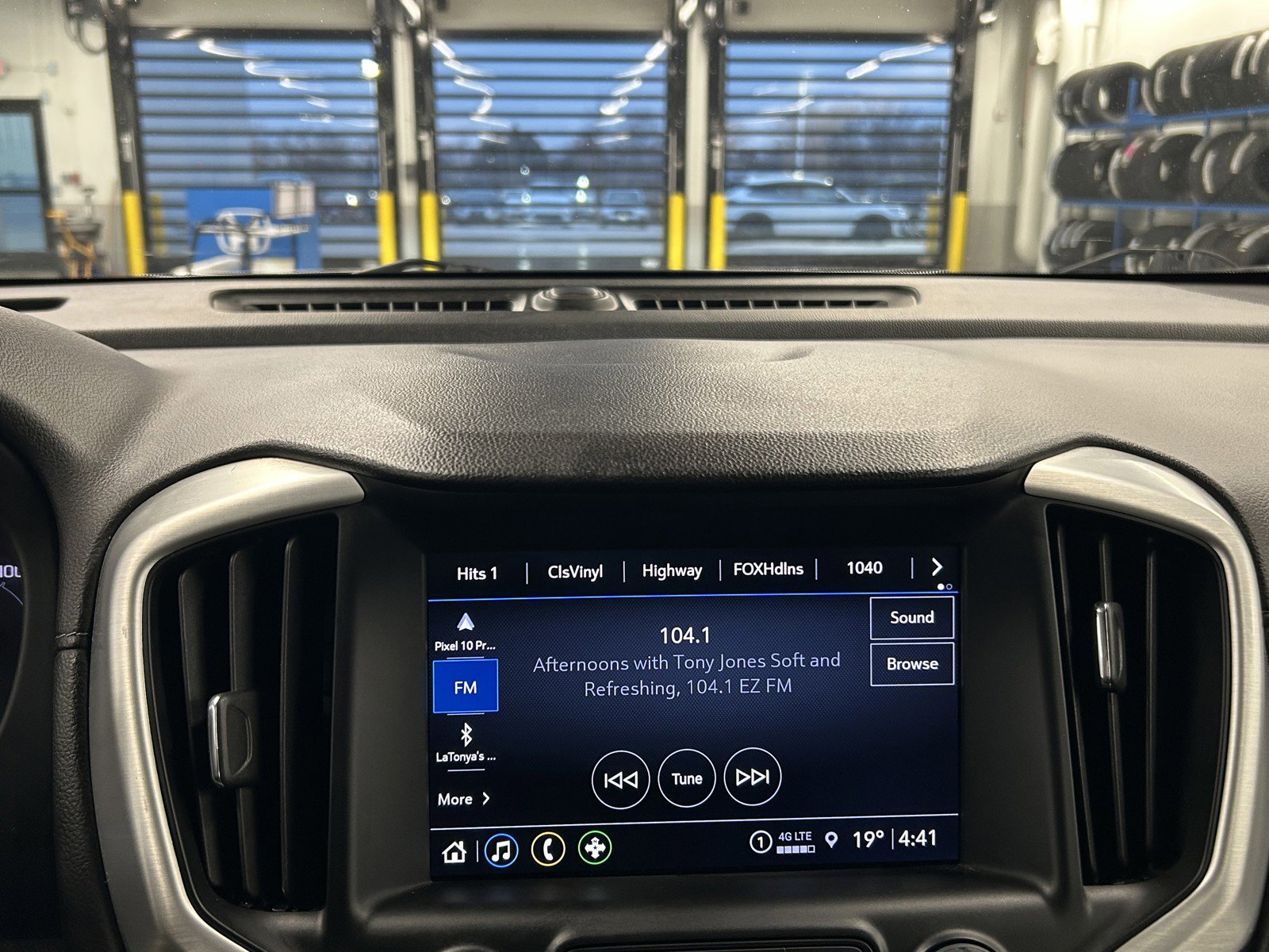 Used 2023 GMC Terrain SLT image 26