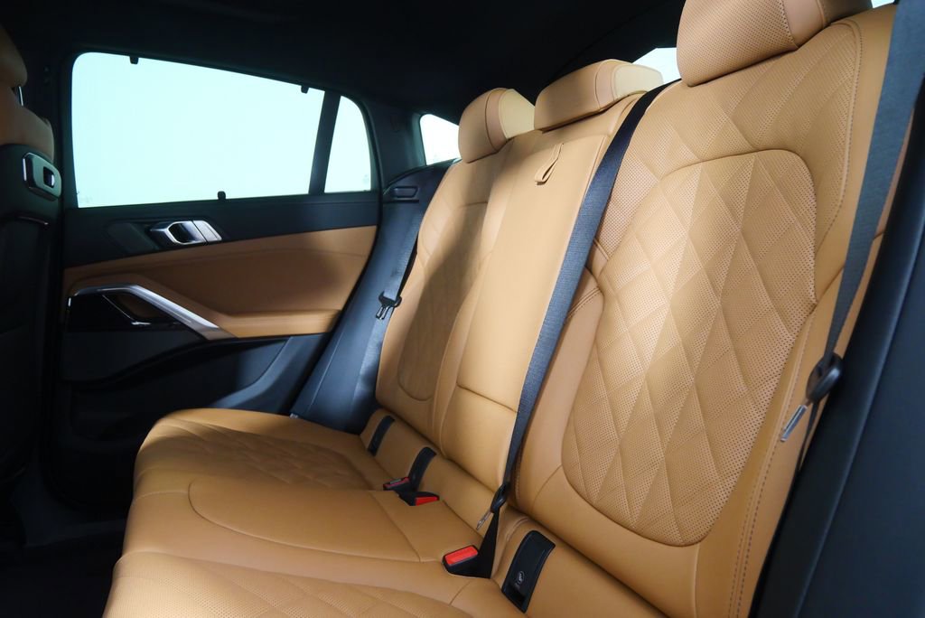 New 2026 BMW X6 xDrive40i w/ Executive Package image 16
