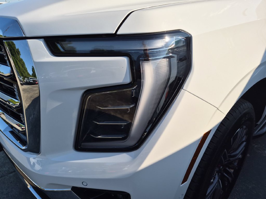 Used 2026 GMC Yukon XL Elevation w/ Elevation Premium Package RWD image 7