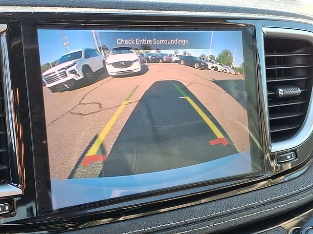 Used 2023 Chrysler Pacifica Limited FWD image 16