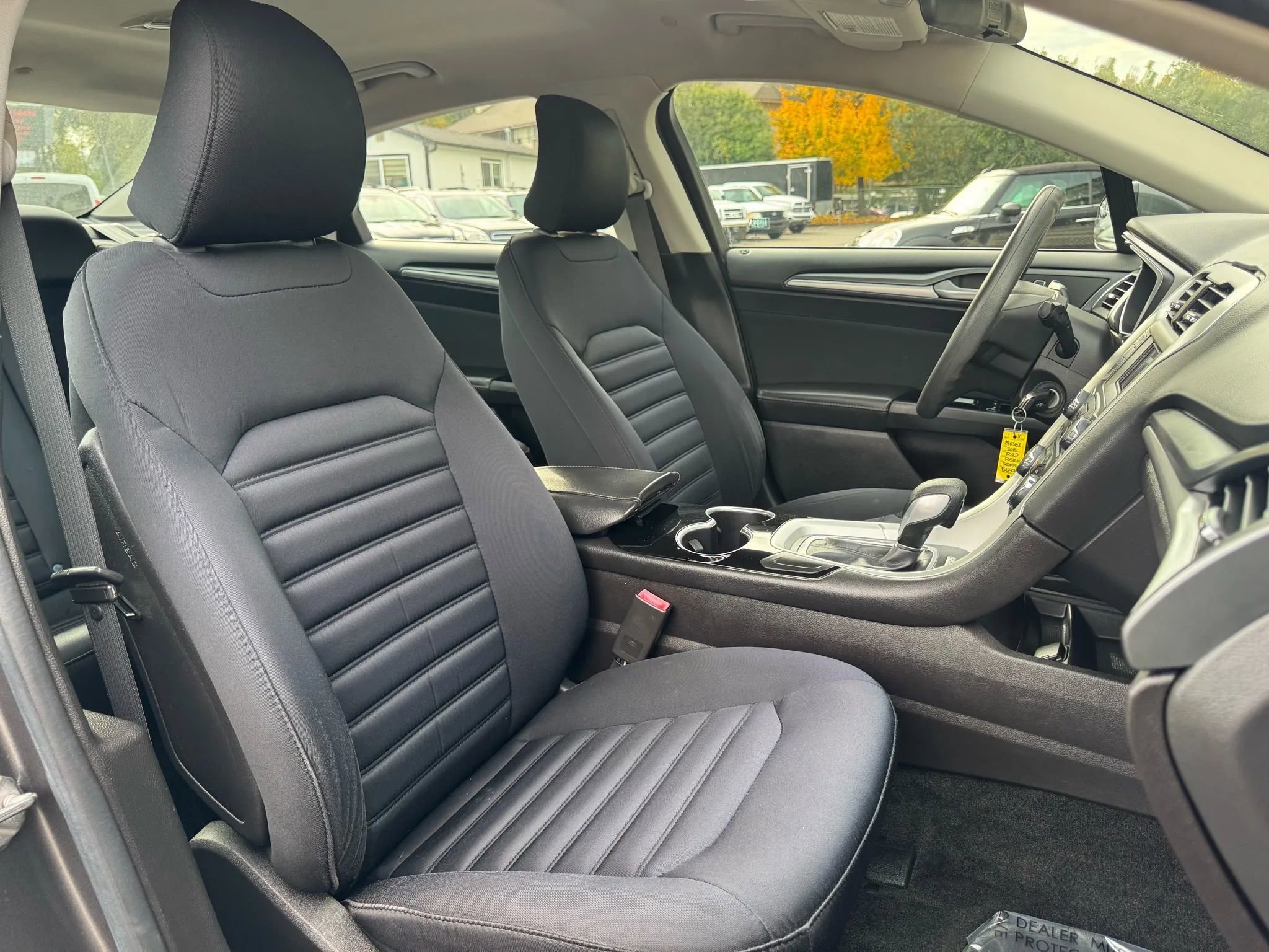 Used 2015 Ford Fusion SE image 22