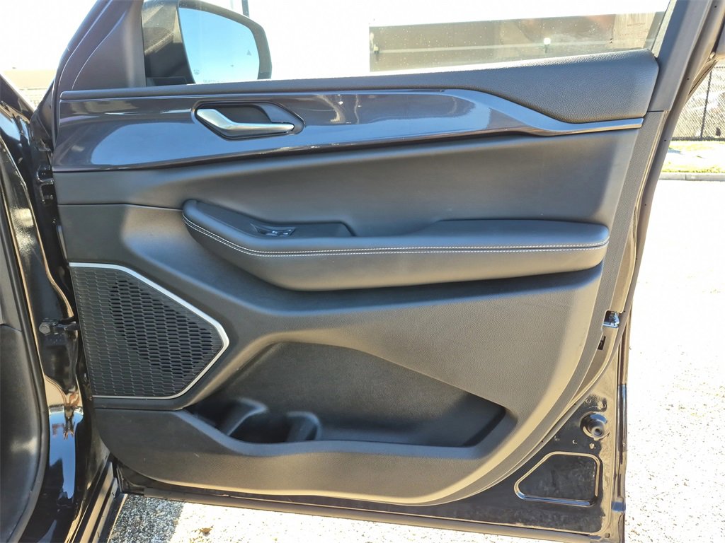 Used 2022 Jeep Grand Cherokee L Laredo w/ Luxury Tech Group I image 64