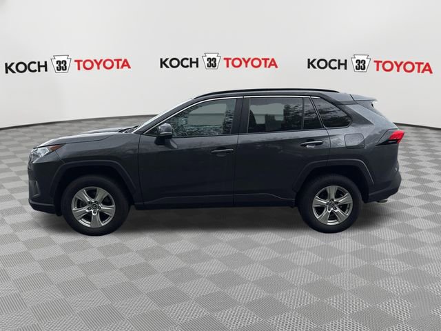 Used 2021 Toyota RAV4 XLE AWD/4WD image 4