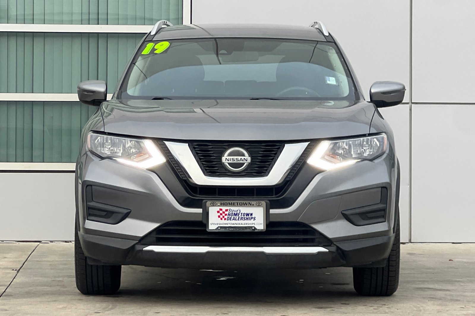 Used 2019 Nissan Rogue SV image 6