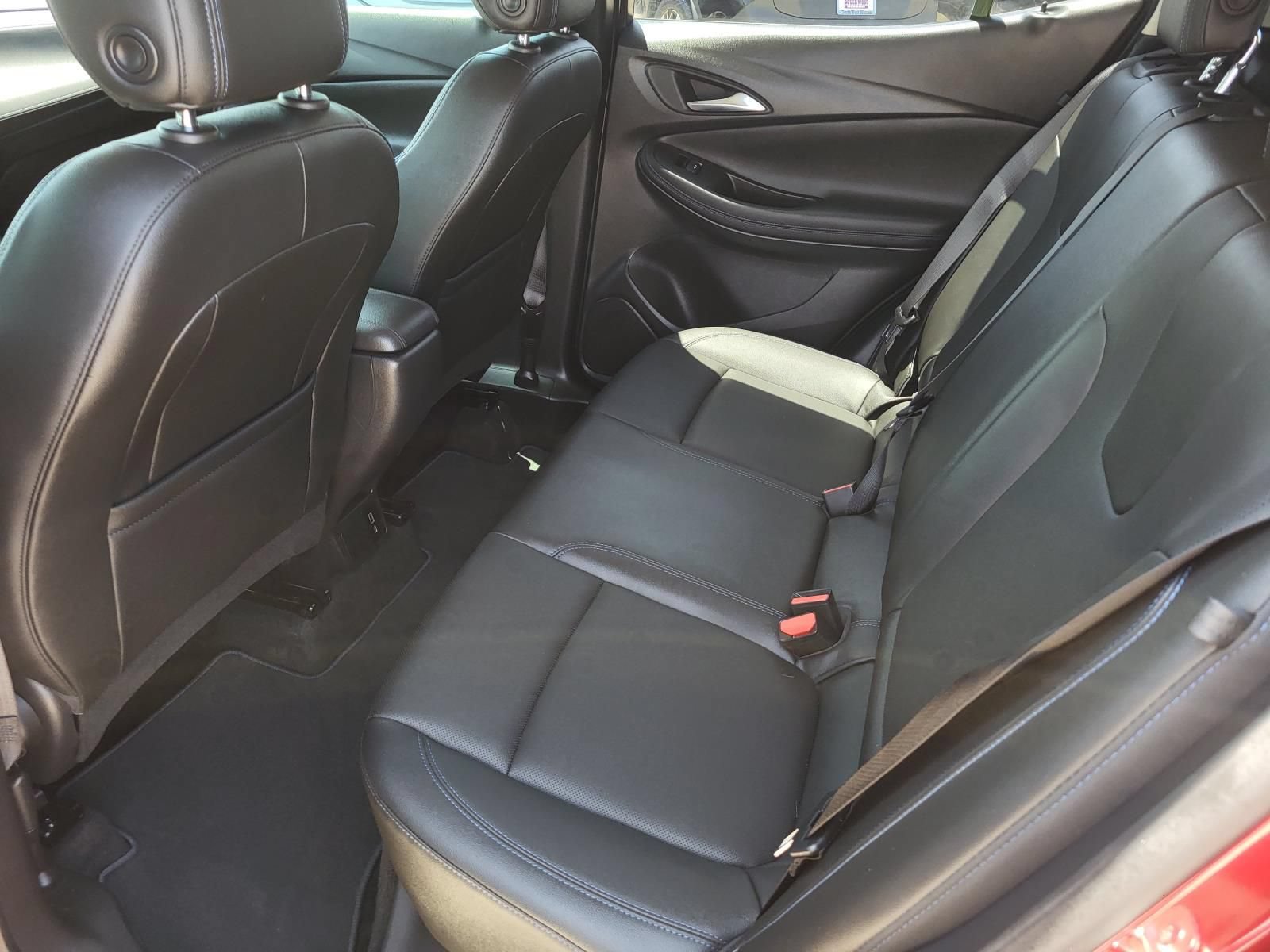 Used 2025 Buick Encore GX Sport Touring w/ Advanced Technology Package FWD image 17