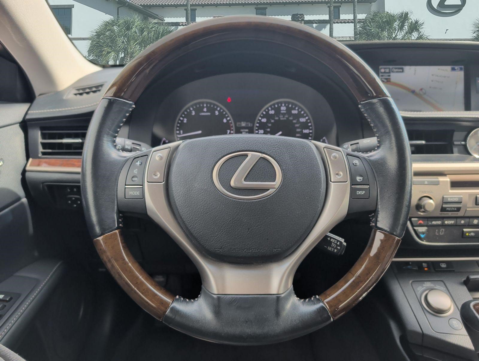 Used 2015 Lexus ES 350 w/ Luxury Package FWD image 13