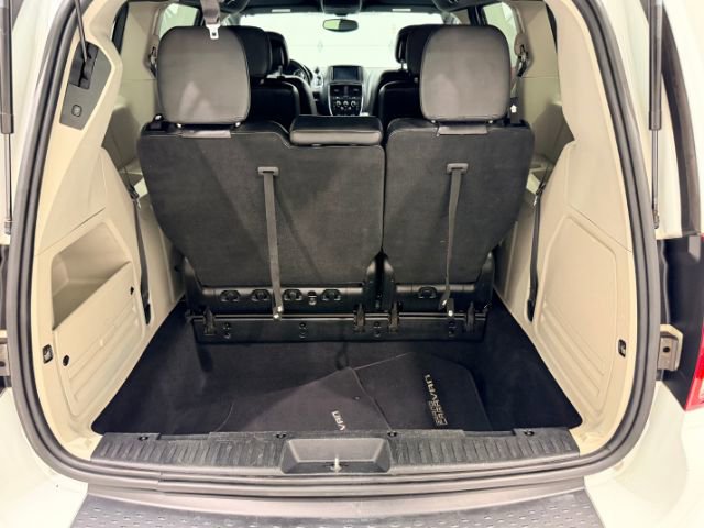 Used 2017 Dodge Grand Caravan SXT image 40